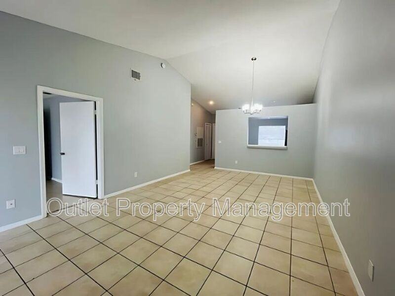 14796 Laguna Beach Cir - Photo 6 of 18