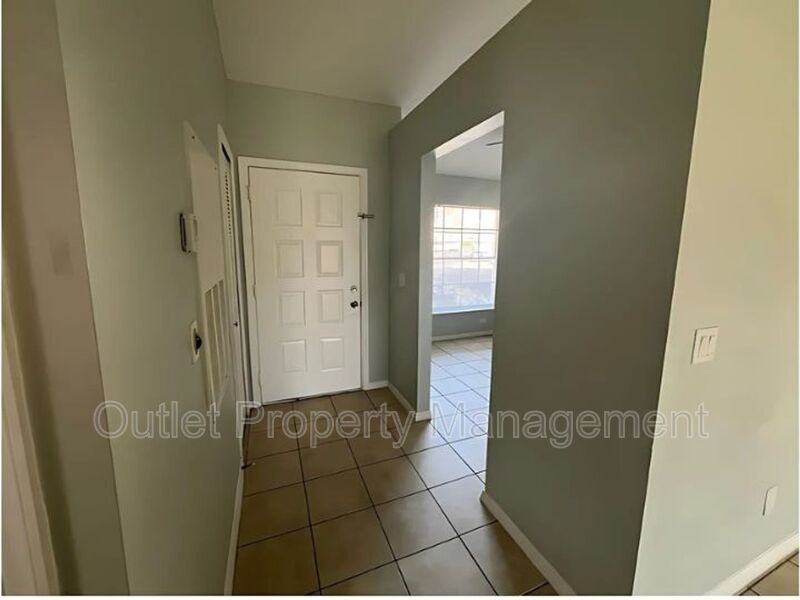 14796 Laguna Beach Cir - Photo 7 of 18
