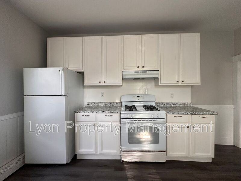 1598 Lonsdale Ave #2 - Photo 2 of 12