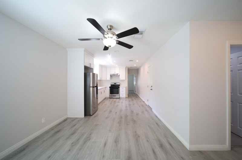 120 E Shady Grove Dr - Photo 2 of 19