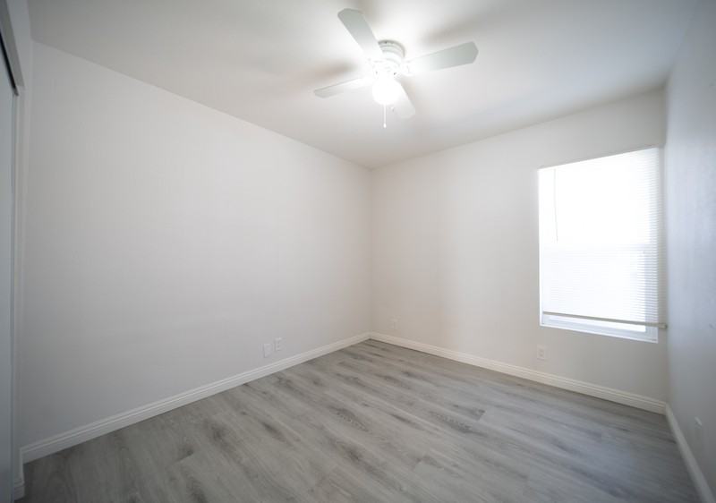 120 E Shady Grove Dr - Photo 5 of 19