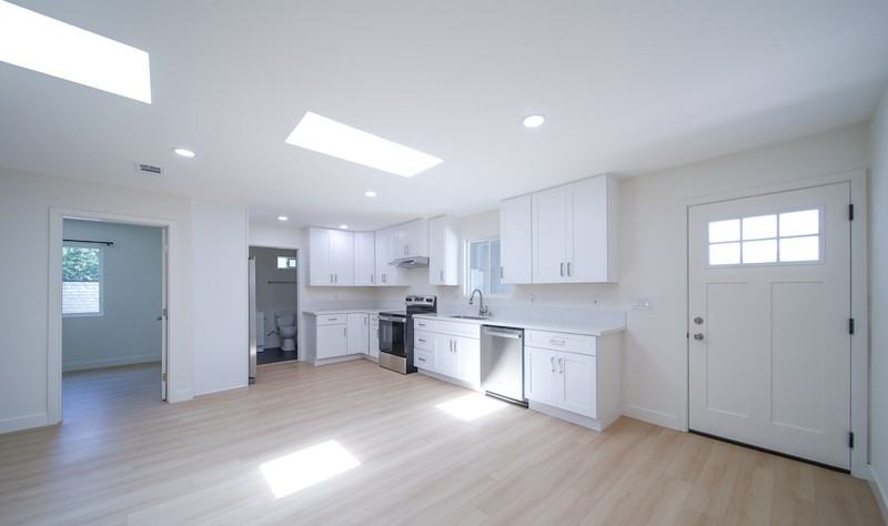 206 W Broadbent Dr - Photo 2 of 12