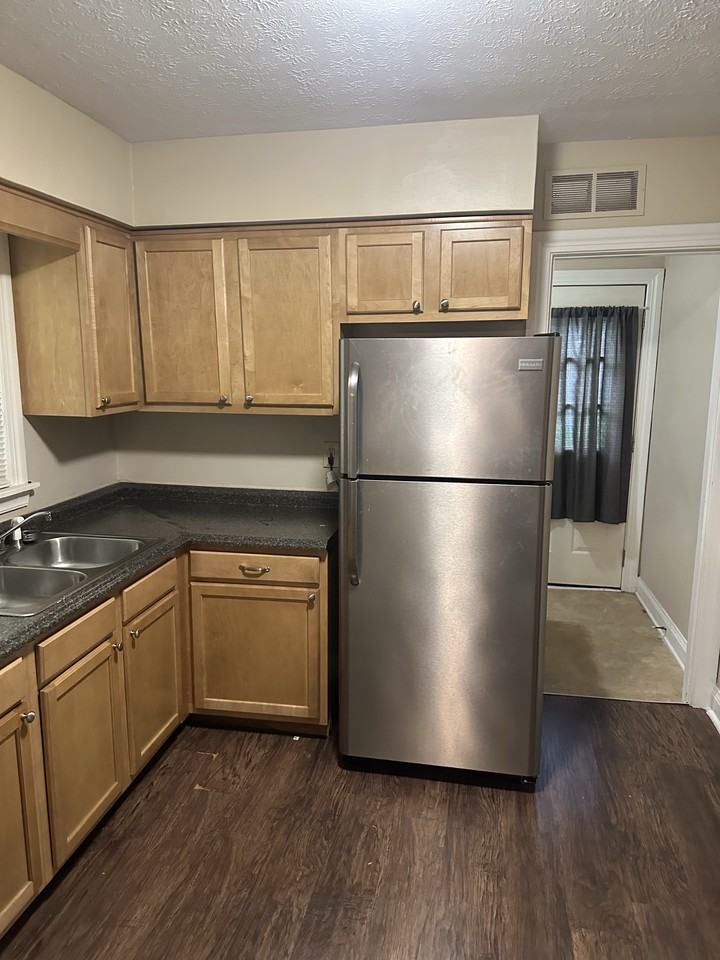 10308 La Plaza Ave #1 - Photo 4 of 12