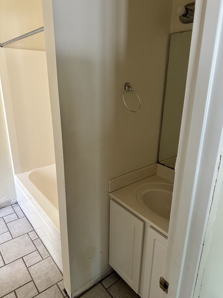 816 S College Ave #816 - Photo 2 of 3