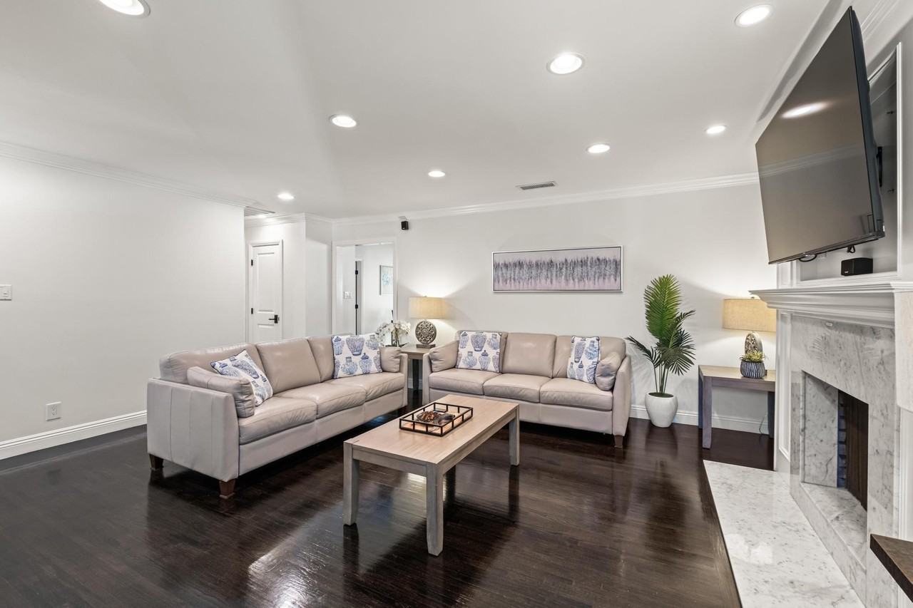 2219 Estribo Dr - Photo 5 of 50