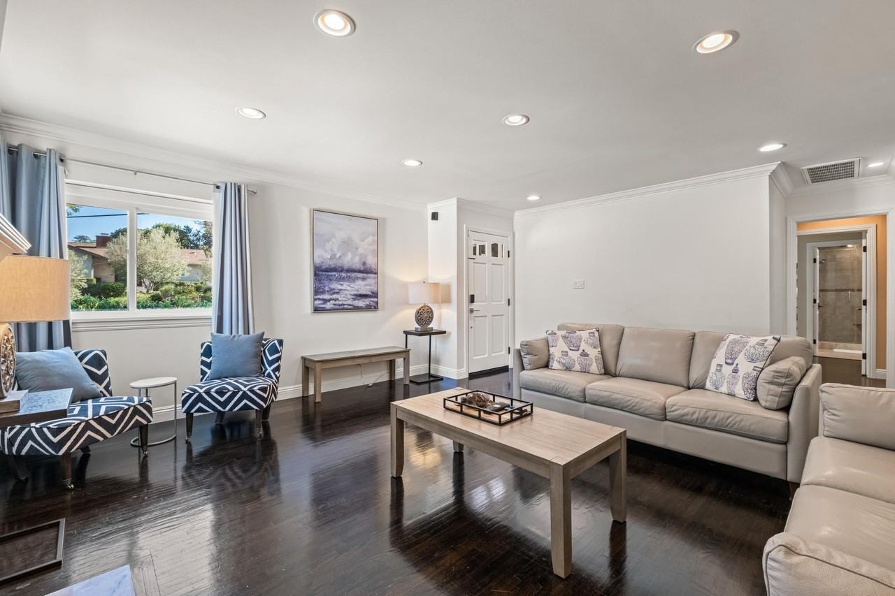 2219 Estribo Dr - Photo 7 of 50