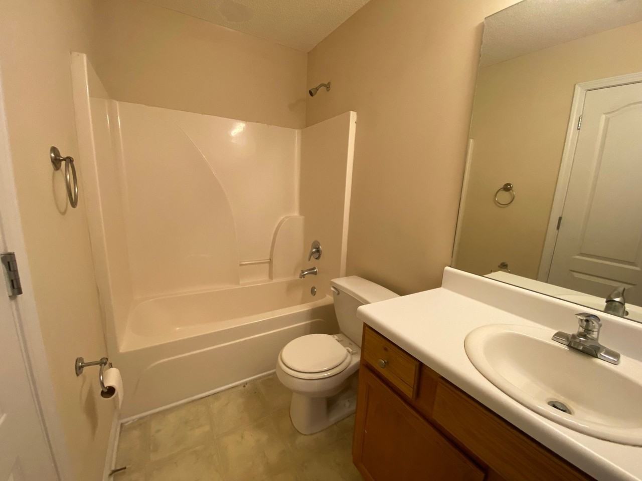 224 Bridgewater Circle - Photo 6 of 10