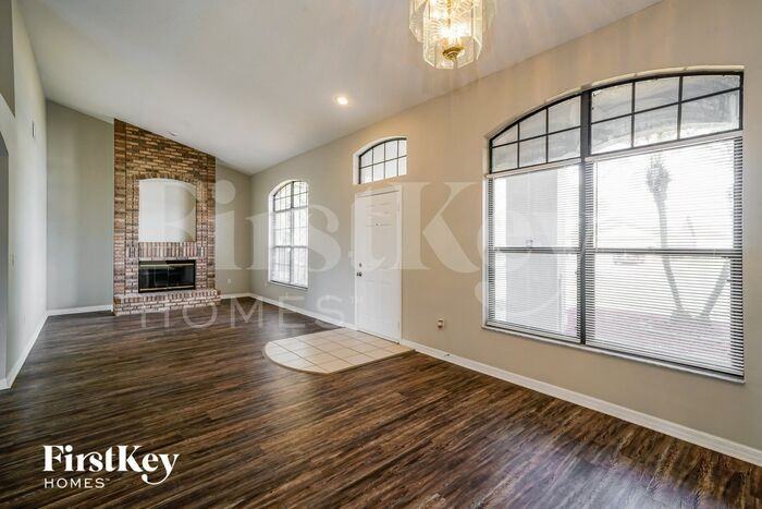 1627 Powder Ridge Dr - Photo 3 of 15