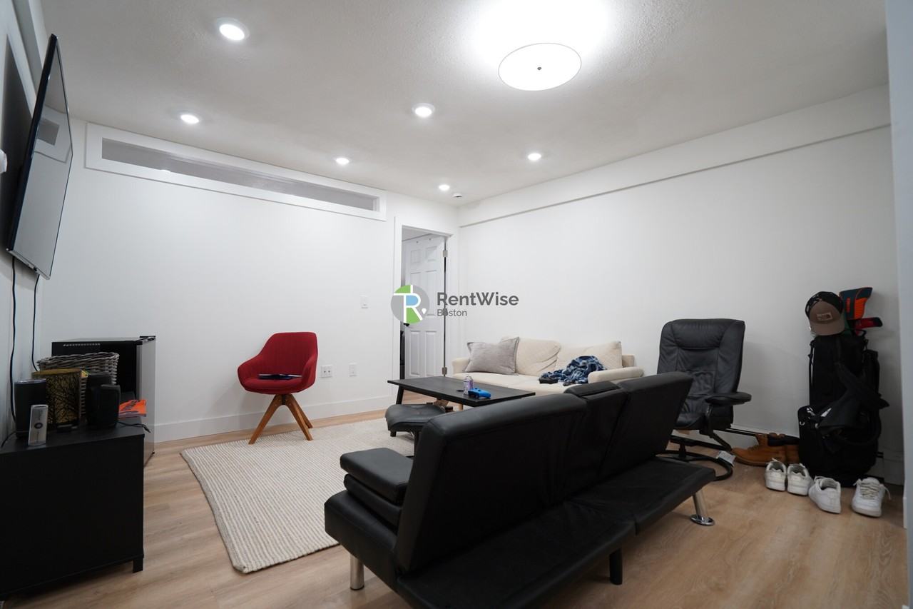 741 East 6th Street #8 - Photo 3 of 10