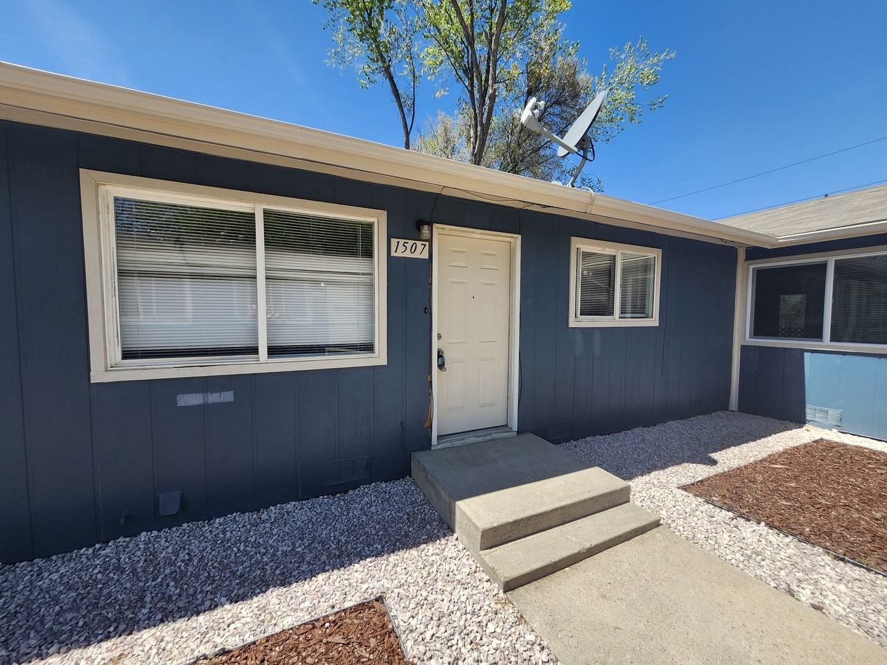 1505 East 8th Street - Photo 2 of 10