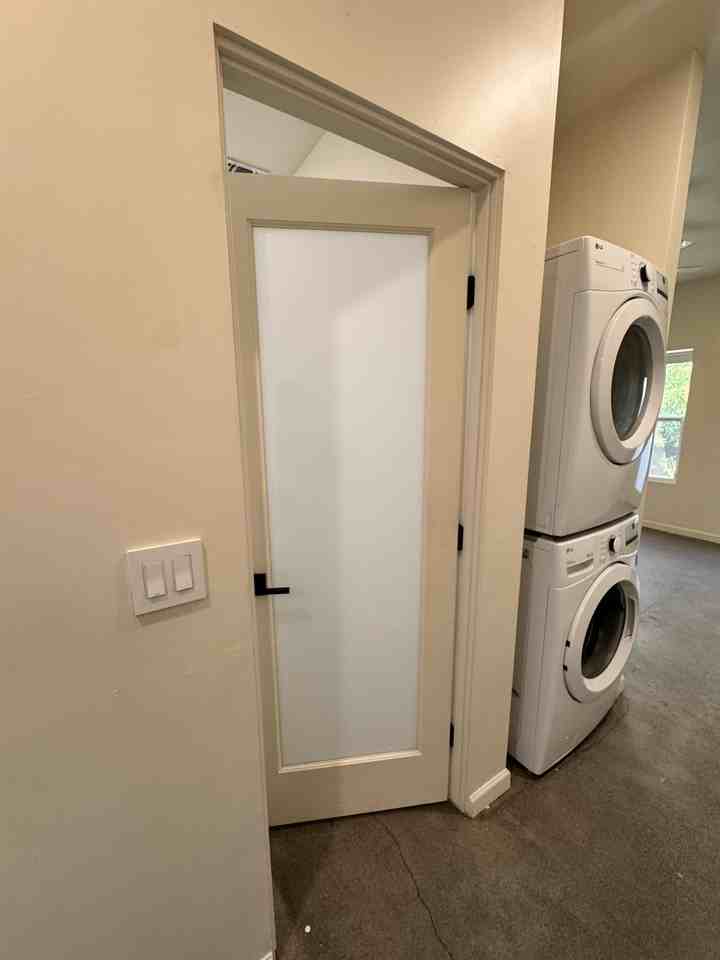 3342 N 17th Ave - Photo 6 of 28