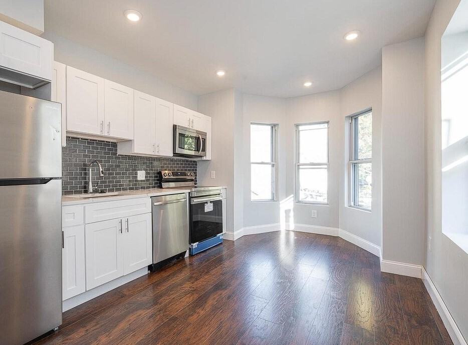 1135 West Somerset Street - Photo 2 of 6