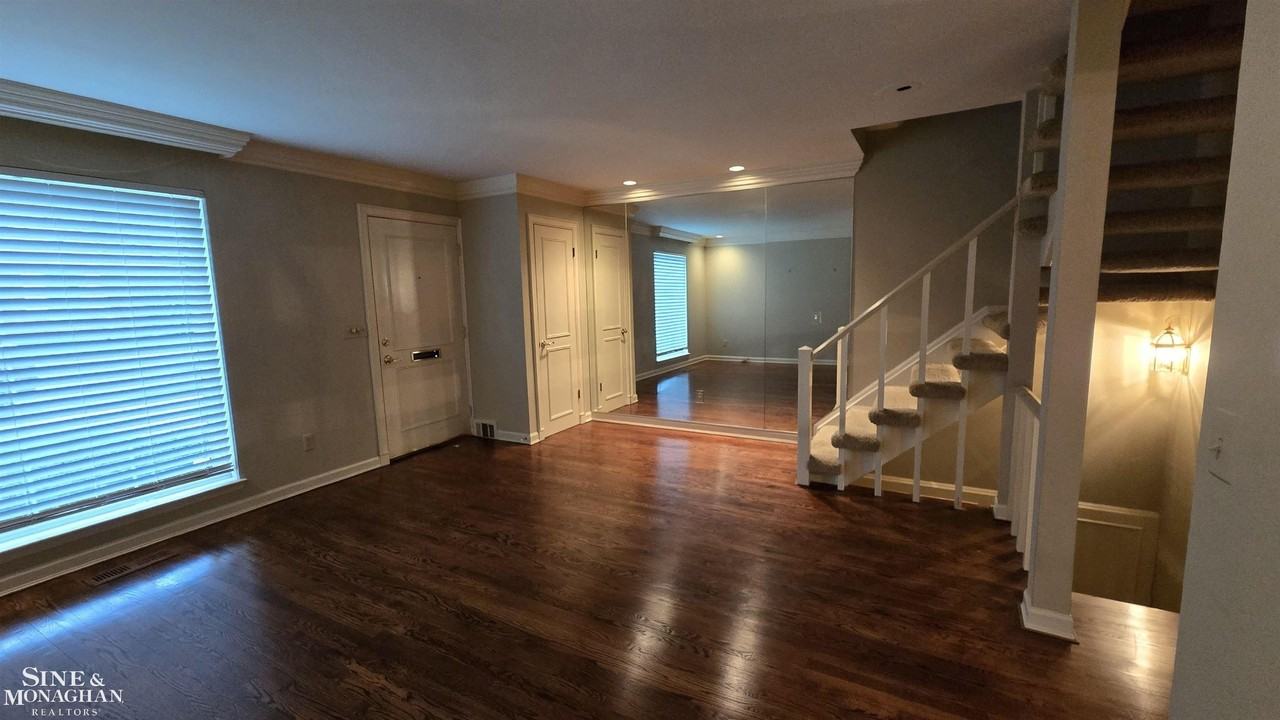 1276 Woodbridge St - Photo 3 of 20