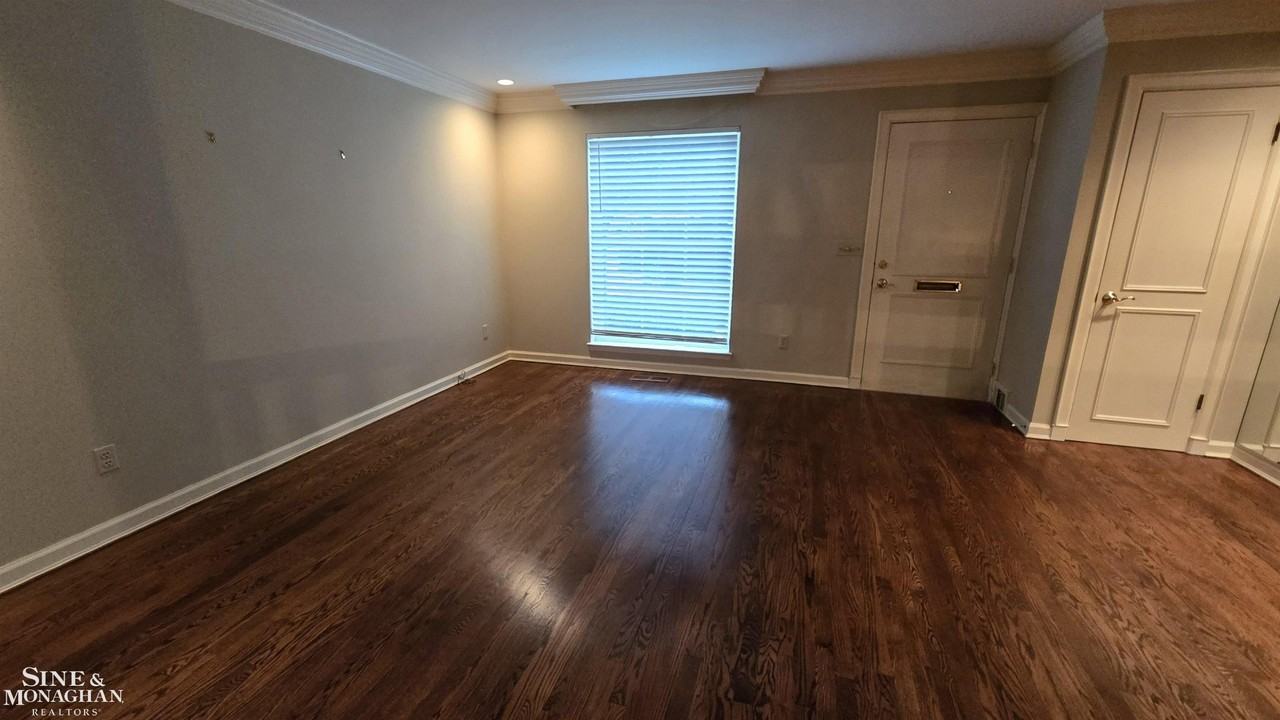 1276 Woodbridge St - Photo 5 of 20