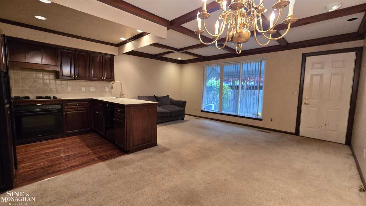 1276 Woodbridge St - Photo 6 of 20