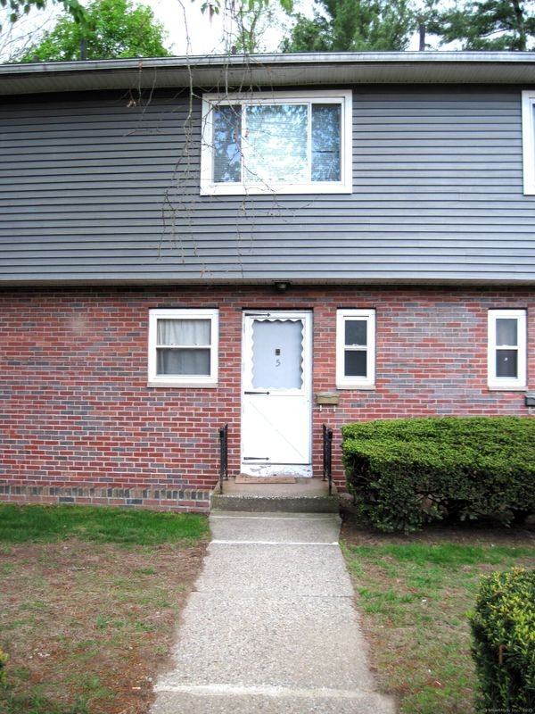 11 Camelot Dr - Photo 3 of 28