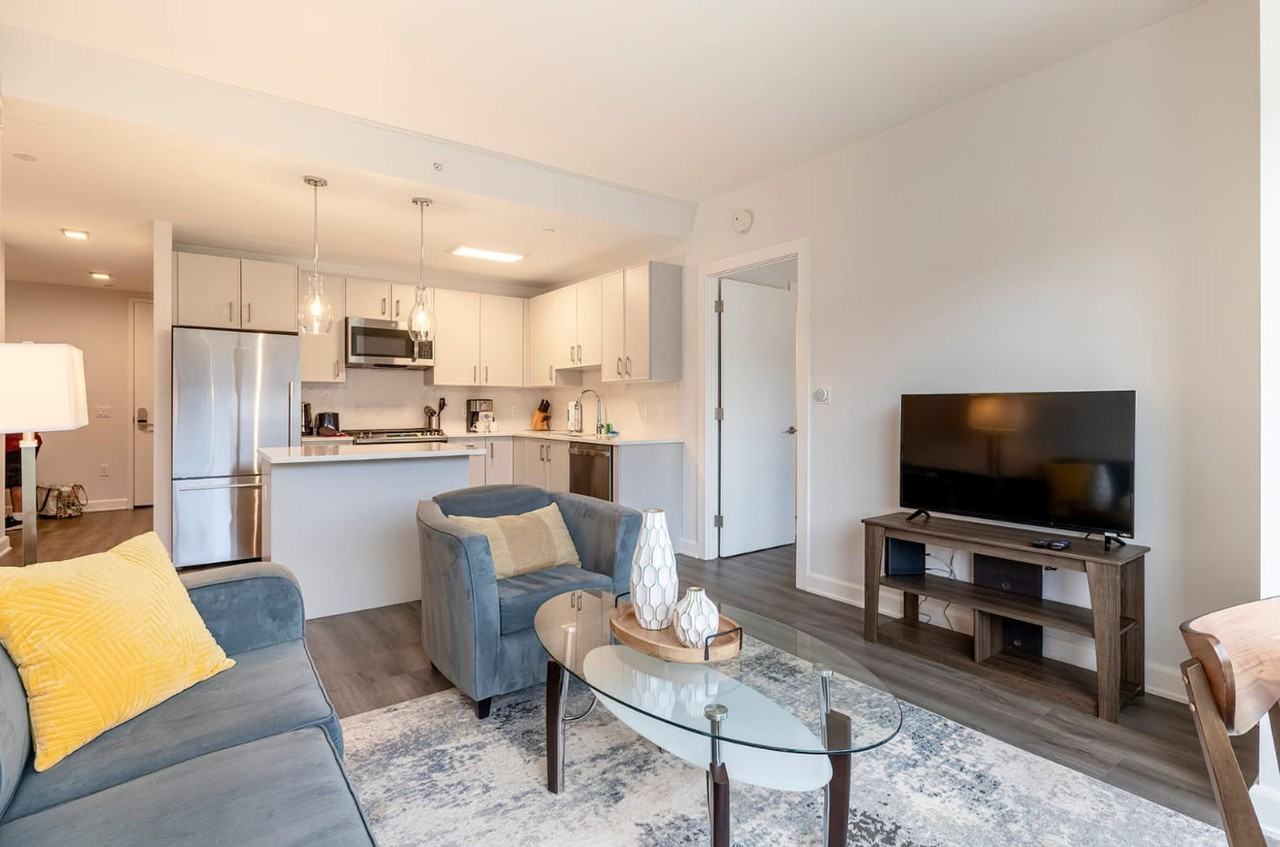 405 Atlantic St #1050387P - Photo 3 of 12