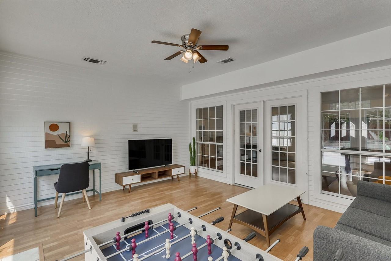 7701 Ridgeway Ct #1224132P - Photo 4 of 46