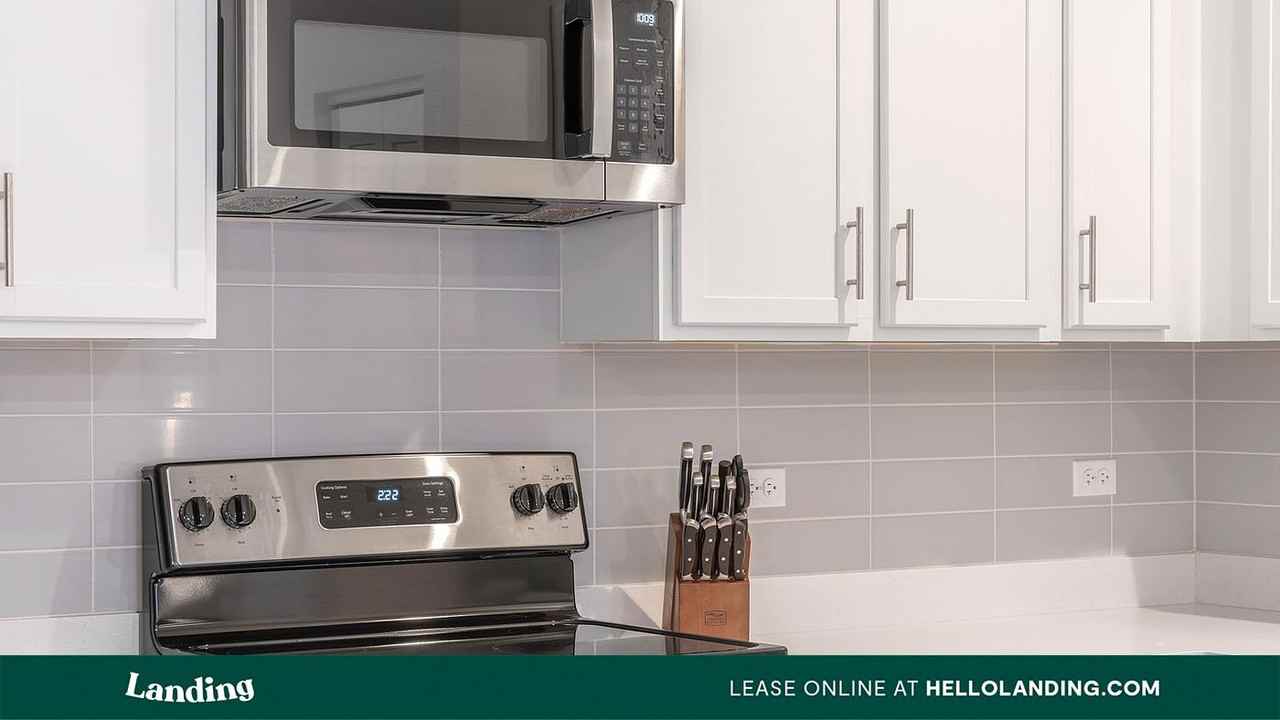 8900 Archer Ave - Photo 2 of 50