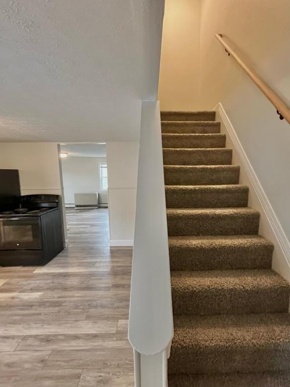 19 Spruce St Apt D - Photo 5 of 11