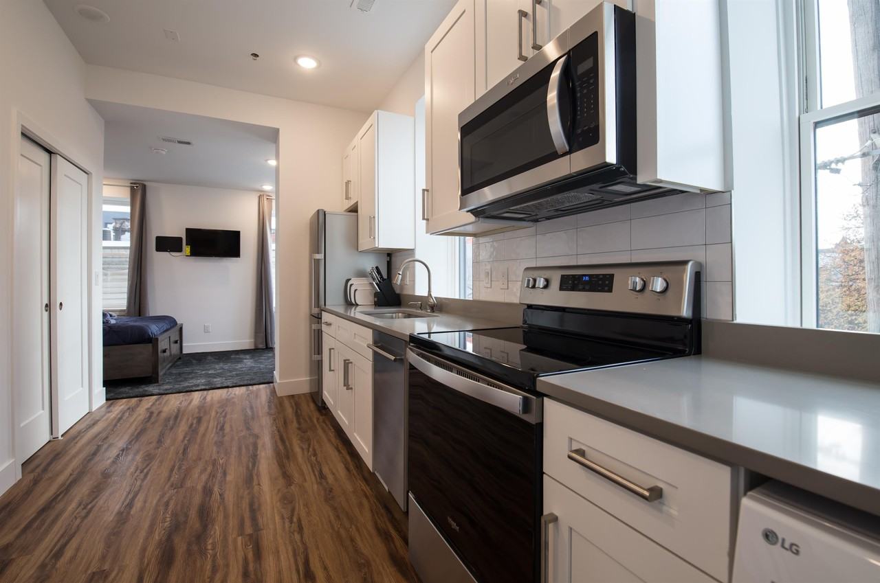 2736 W Girard Ave #1 - Photo 6 of 7