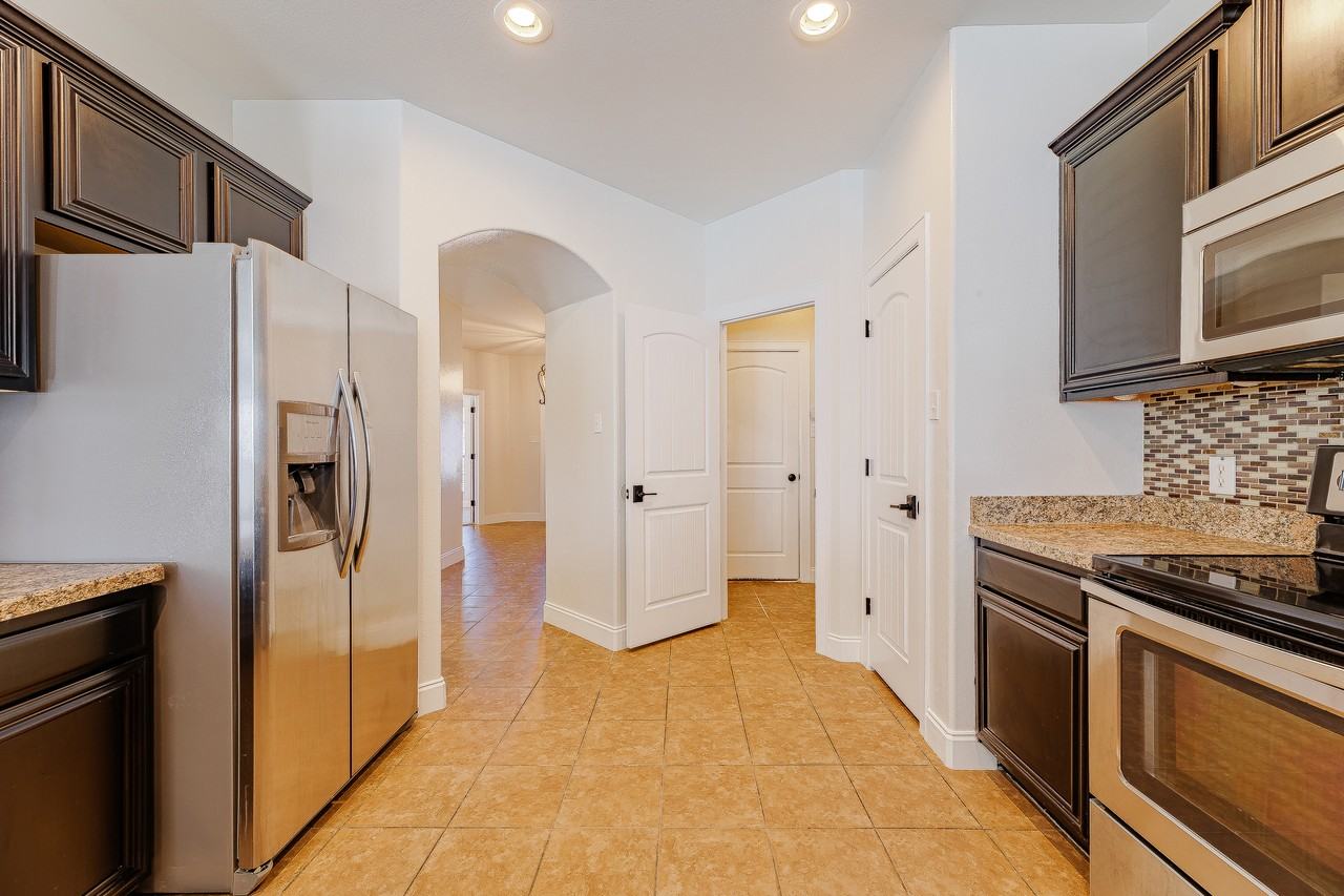 2805 Marsha Ln #14688501 - Photo 4 of 32