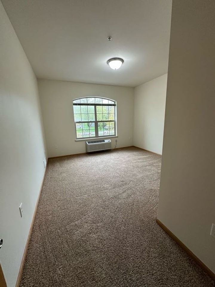 Stratford Place - Photo 5 of 24