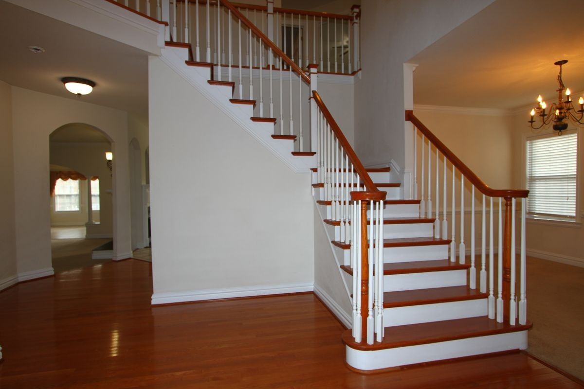 101 Corvette Dr - Photo 3 of 18