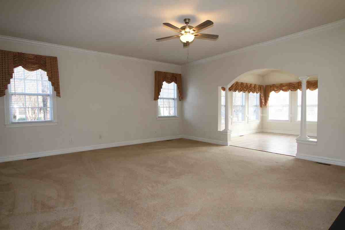 101 Corvette Dr - Photo 6 of 18