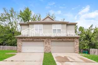 832 Oakwood Ct - Photo 1 of 1