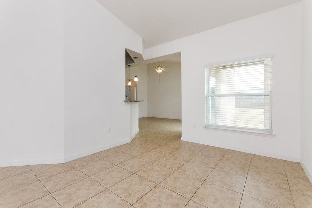 1143 Doncaster Ct - Photo 4 of 16