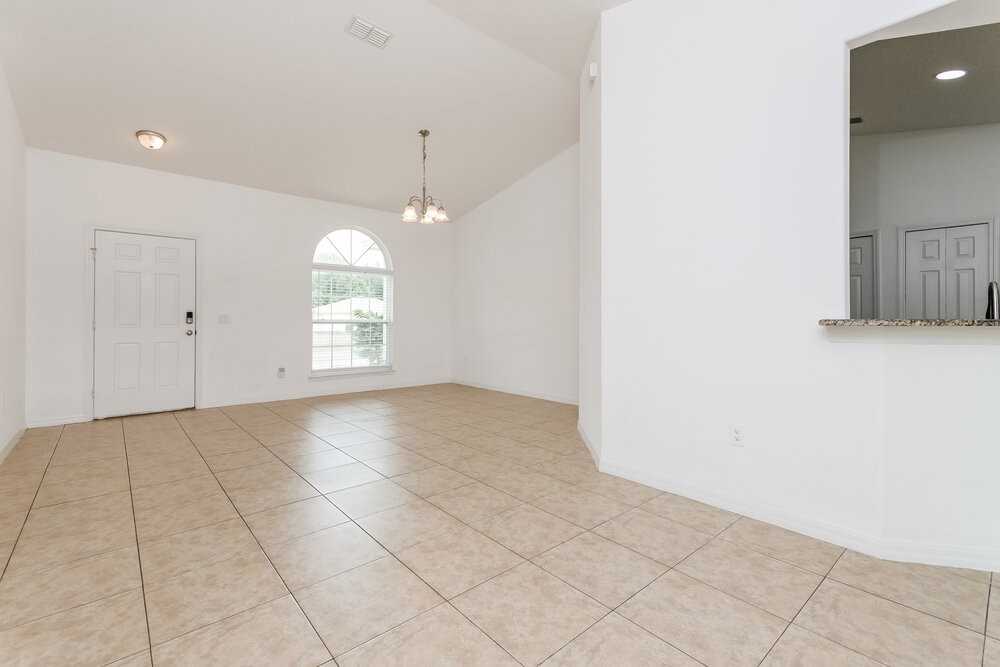 1143 Doncaster Ct - Photo 5 of 16
