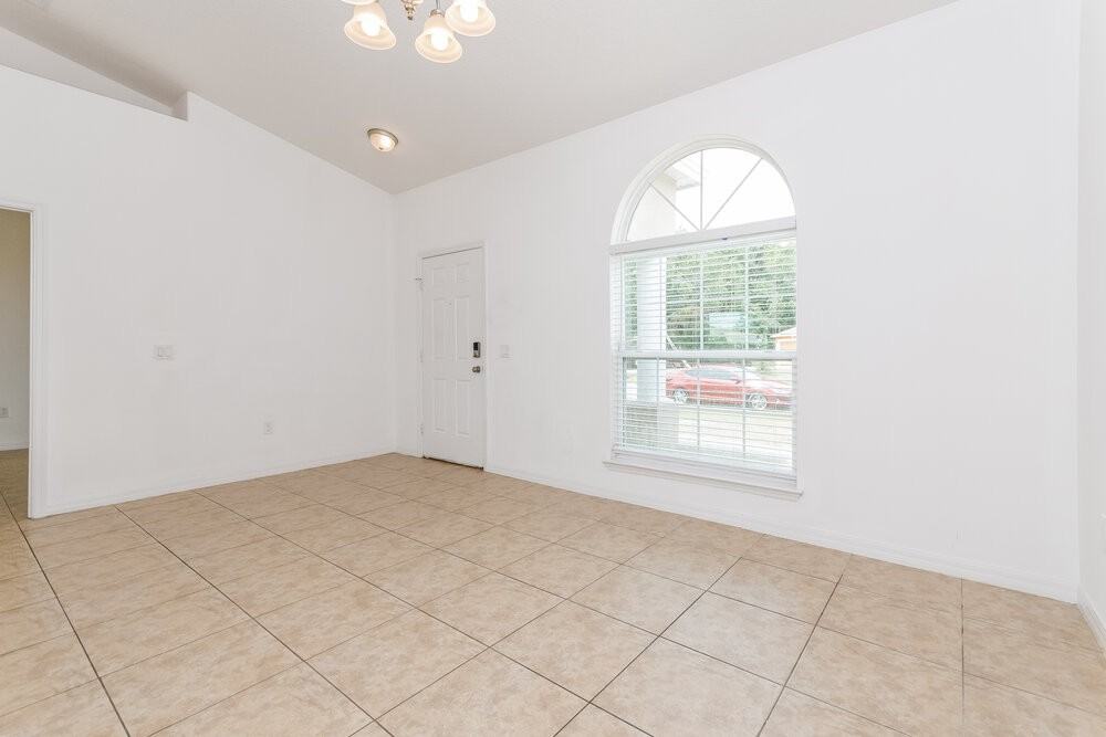 1143 Doncaster Ct - Photo 6 of 16