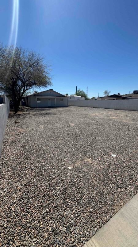 3837 W Lincoln St - Photo 2 of 23