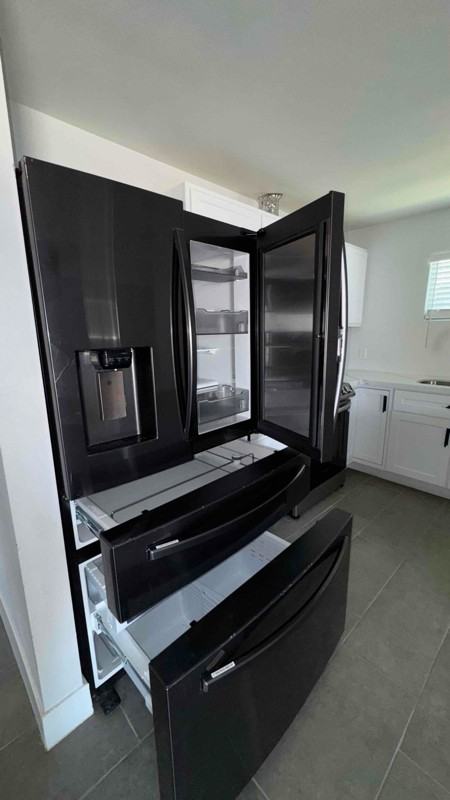 3837 W Lincoln St - Photo 4 of 23