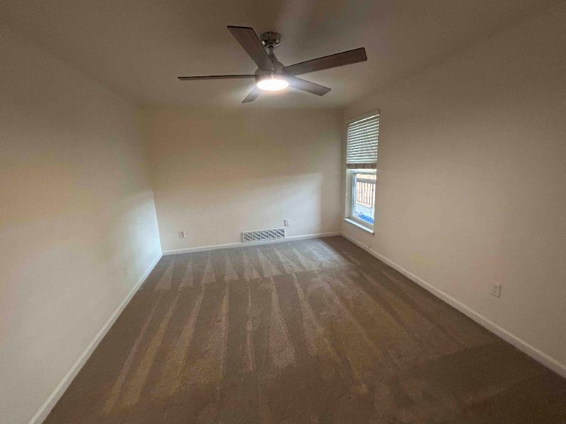 1924 Greenglen Dr #202 - Photo 3 of 10
