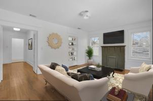 featured image of 1004 E 33rd St