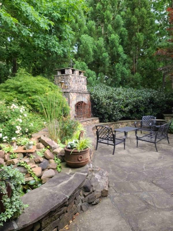 6735 River Springs Ct - Photo 5 of 19