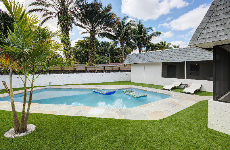 2420 Sw 44th Ter - Photo 3 of 17