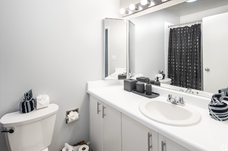 485 East Ohio Street #485EOHIO - Photo 5 of 15