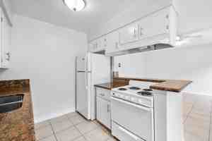 featured image of 912 Gladys Ave