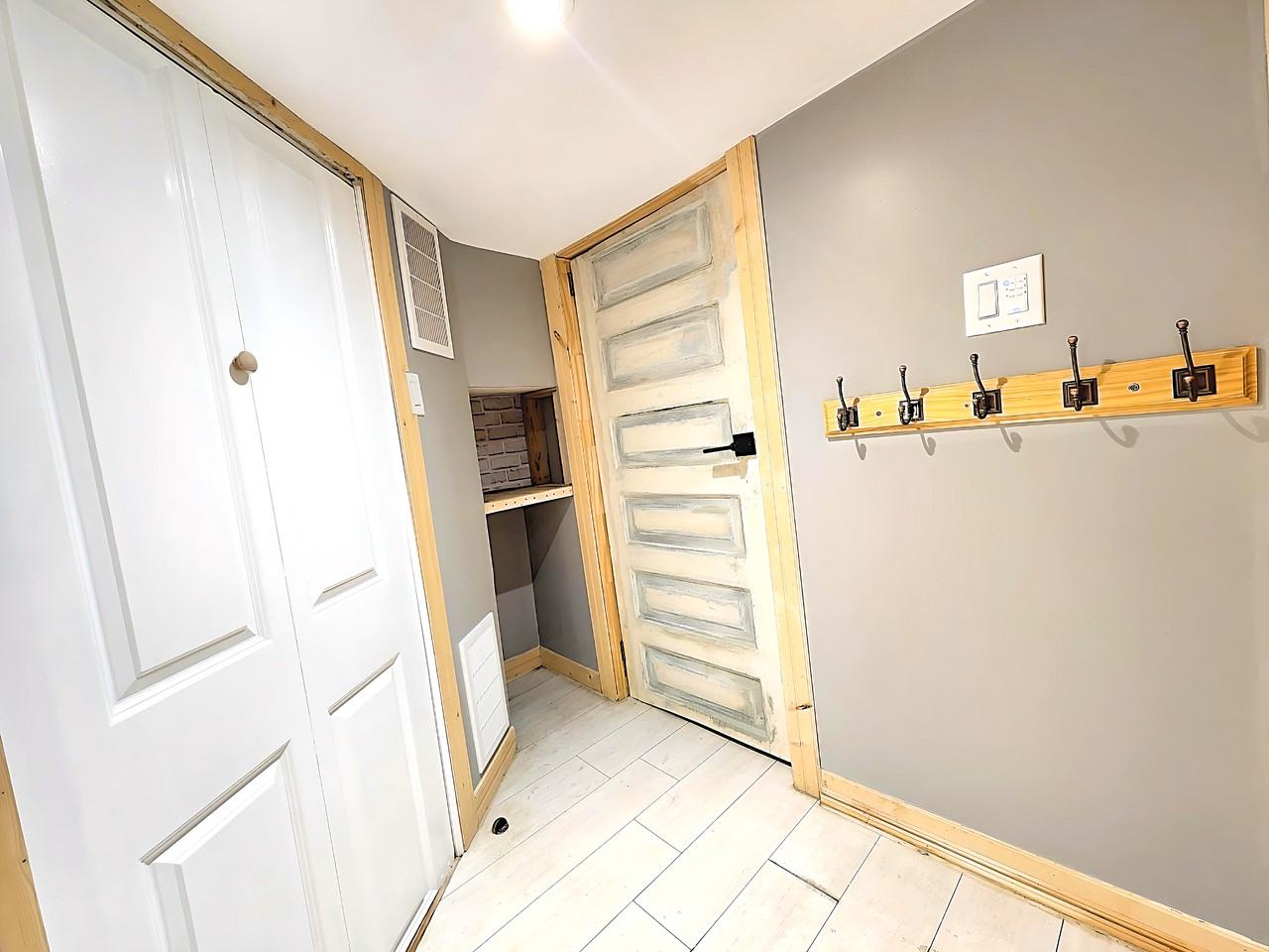 100 Blakley Avenue - Photo 3 of 9