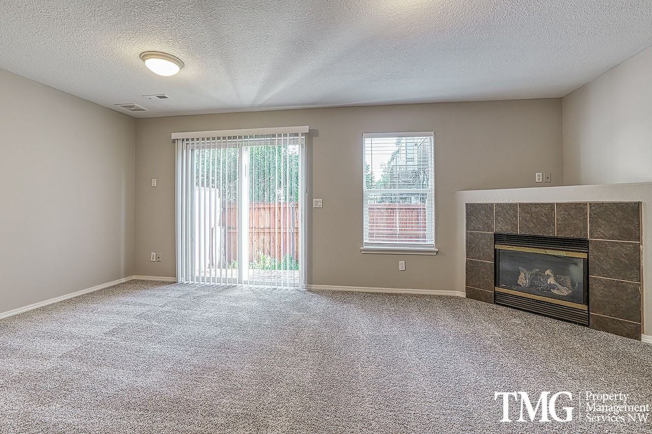 6102 Ne 33rd Cir - Photo 3 of 26