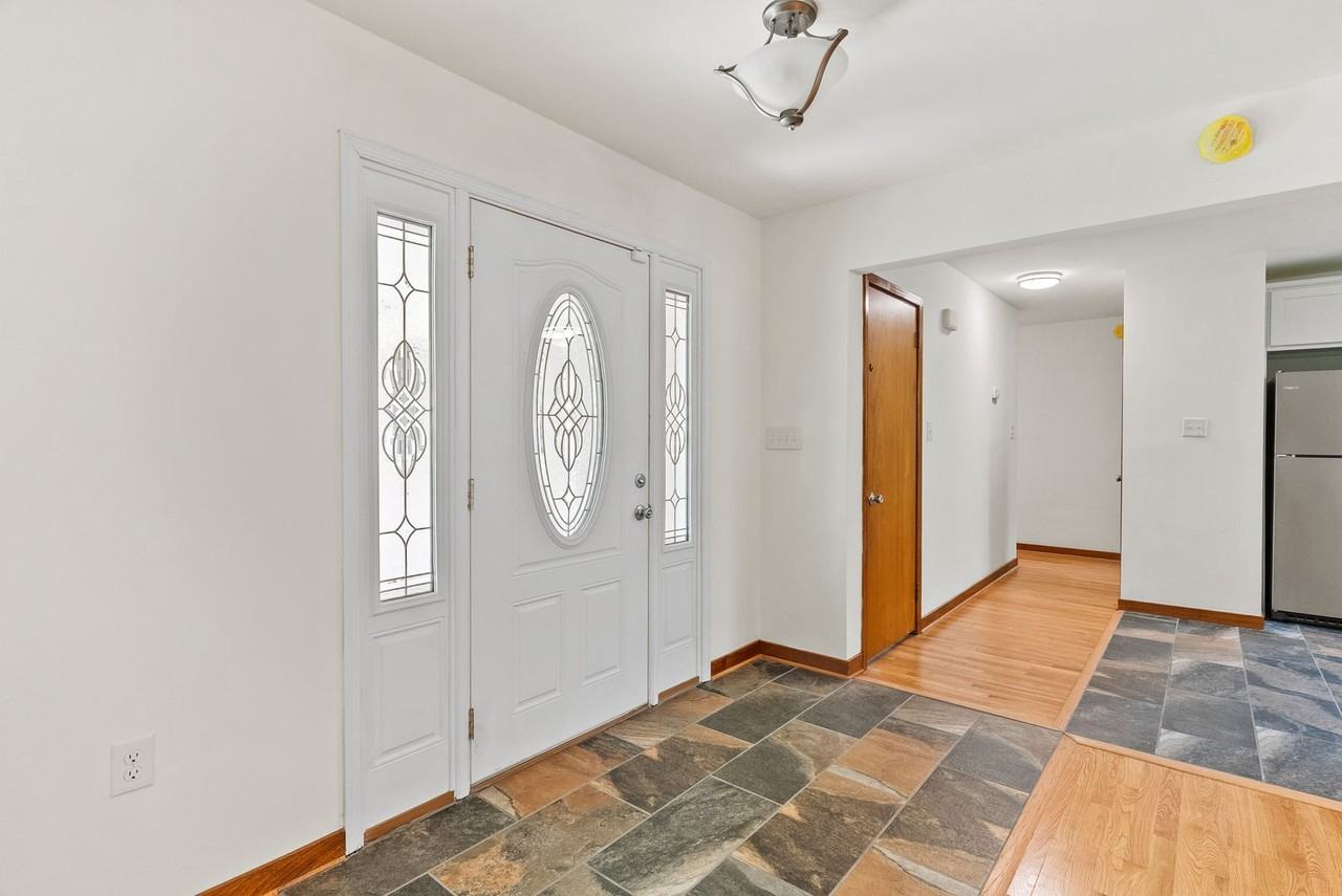 2395 Tuggle Rd - Photo 2 of 44