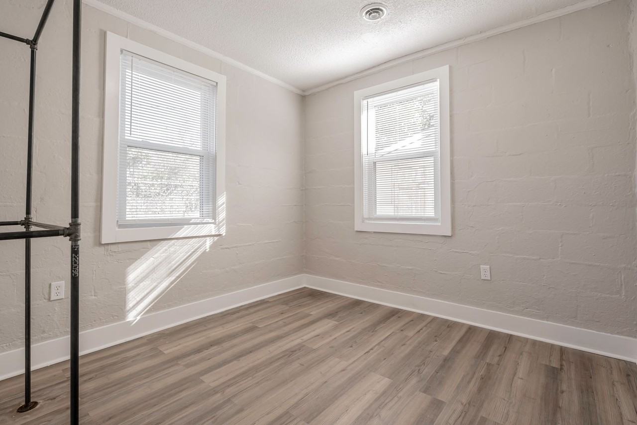 1218 Gregg St - Photo 6 of 11