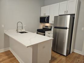 1415 W Erie St #1R - Photo 1 of 1