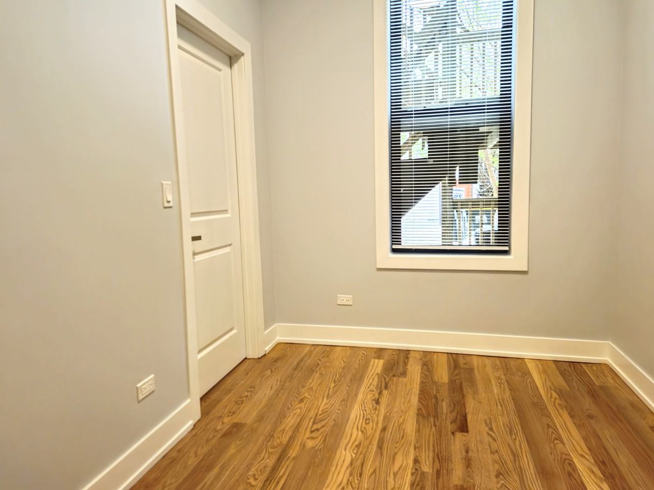 1415 W Erie St #1R - Photo 4 of 10