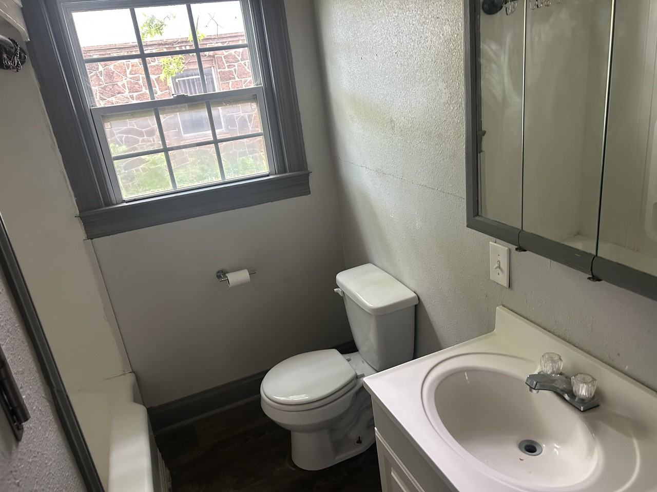 712 E Broadway St #NA - Photo 6 of 14