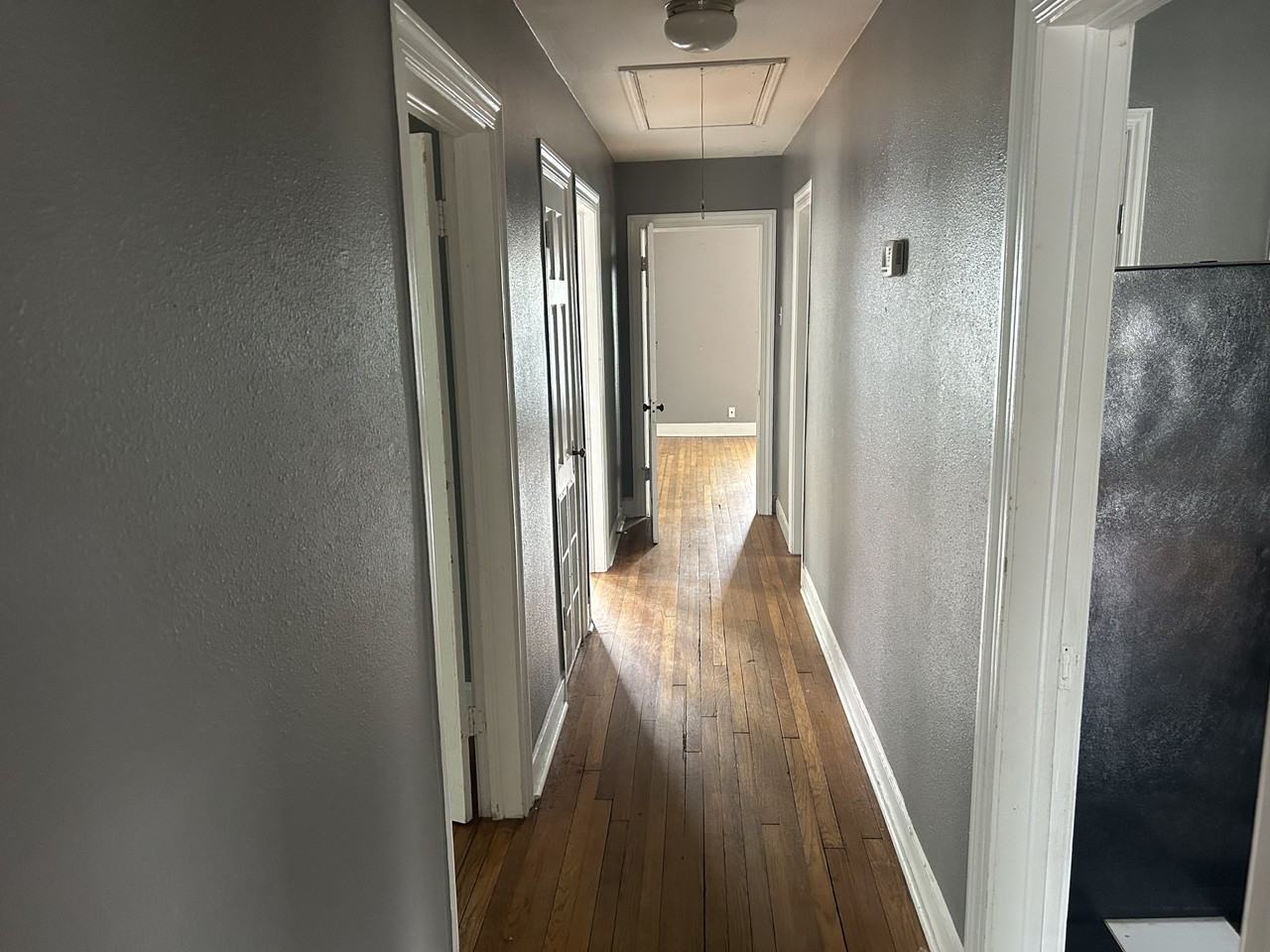712 E Broadway St #NA - Photo 7 of 14