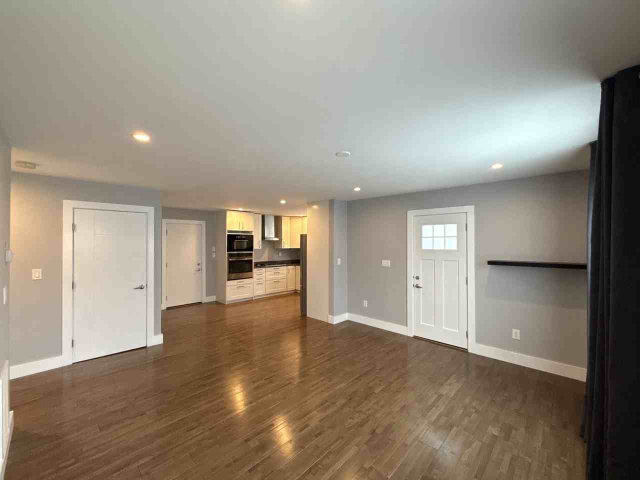 300 E Peterson Dr - Photo 3 of 19